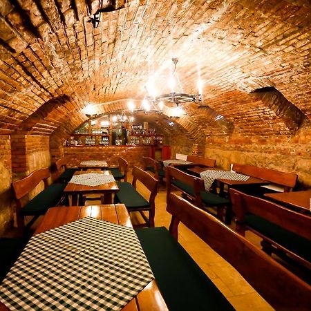Un Pizzico Di Italiano Etterem Es Panzio Bed and Breakfast Nyíregyháza Buitenkant foto