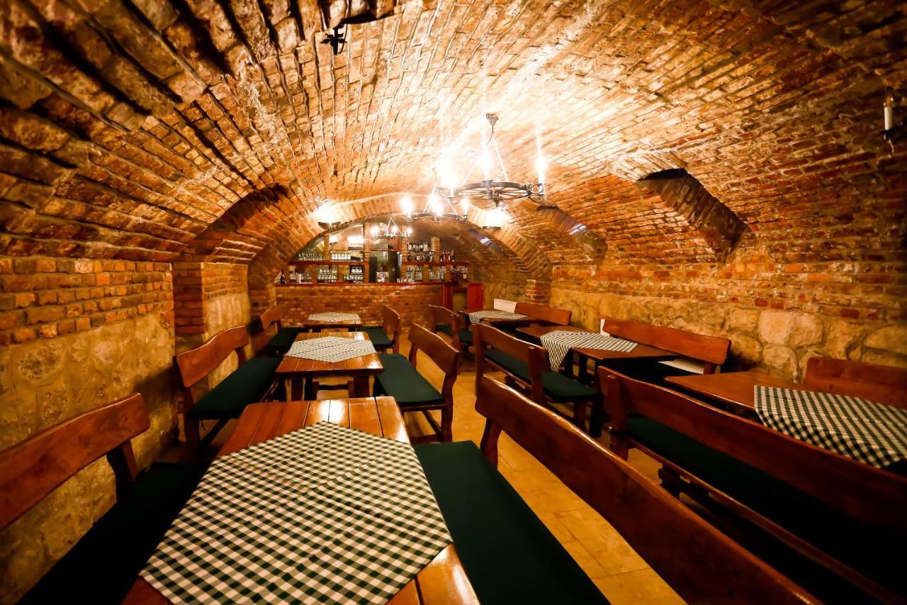 Un Pizzico Di Italiano Etterem Es Panzio Bed and Breakfast Nyíregyháza Buitenkant foto